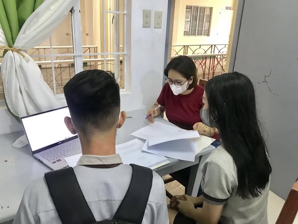 Busy Friday Morning at the Office of Research Services
