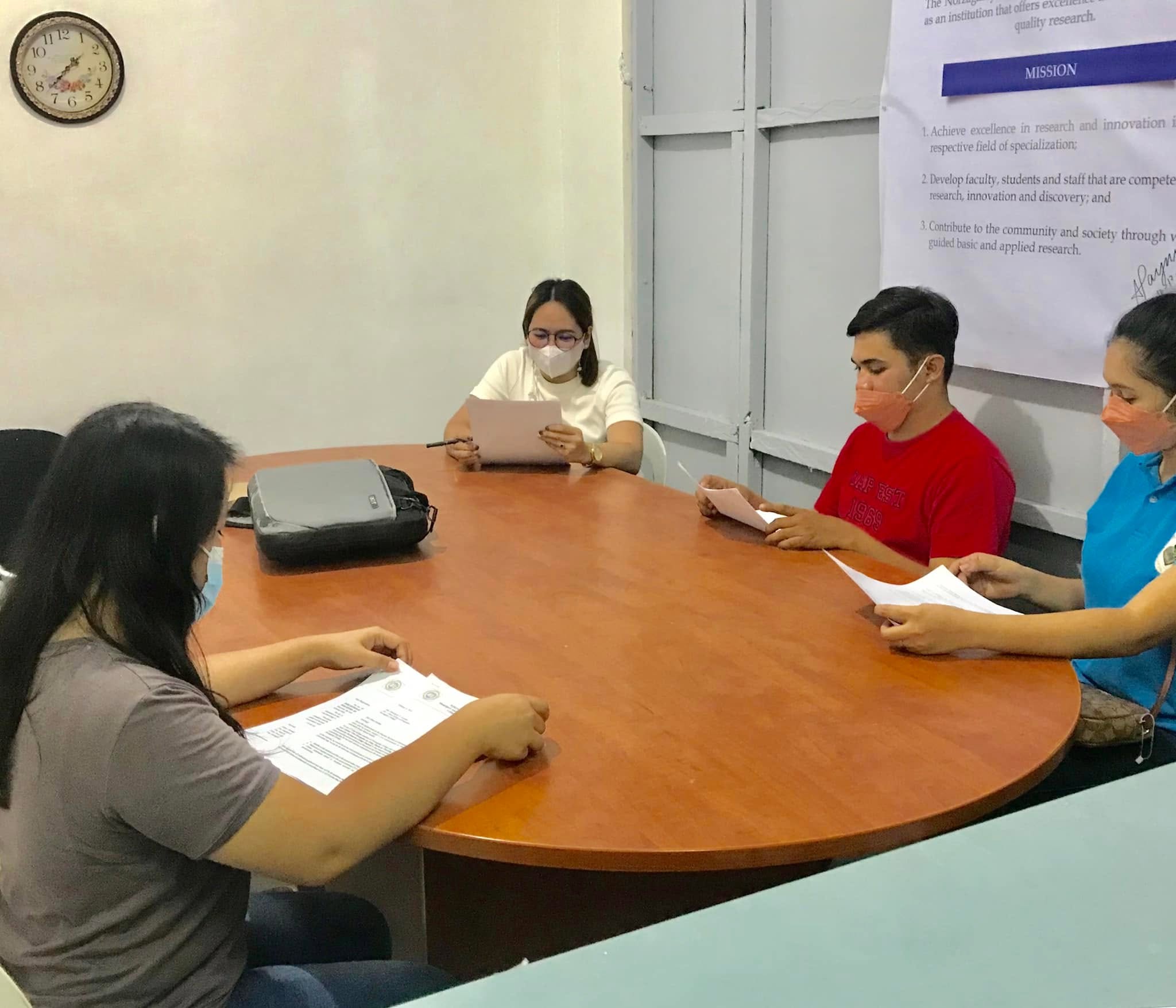 BEED 4th Year Students Receive Research Assistance at the Office of Research Services